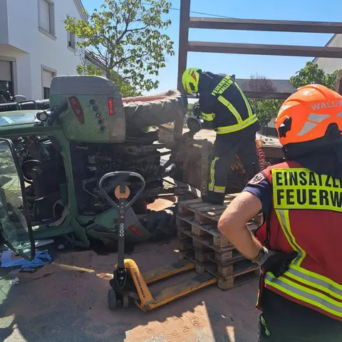Fahrzeugbergung – umgestürzter Traktor 1