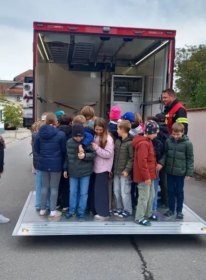 Evakuierungsübung in der Volksschule 3